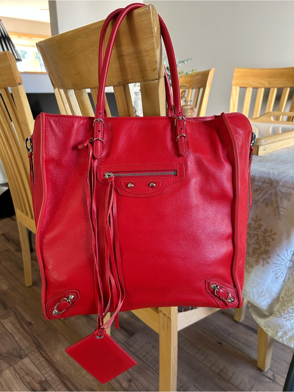 Balenciaga Papier A4 zip around Tote Bag. Red calfskin leather